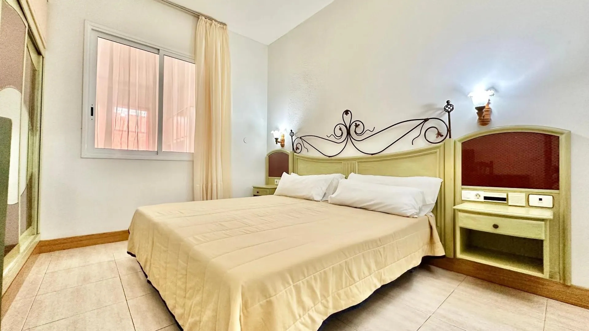 Alta Beachside Apartments Puerto de la Cruz  Puerto de la Cruz (Tenerife)