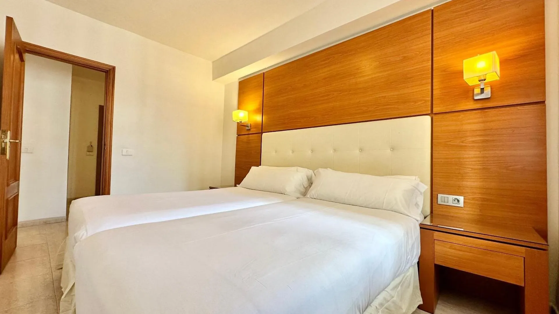 Alta Beachside Apartments Puerto de la Cruz  Puerto de la Cruz (Tenerife)